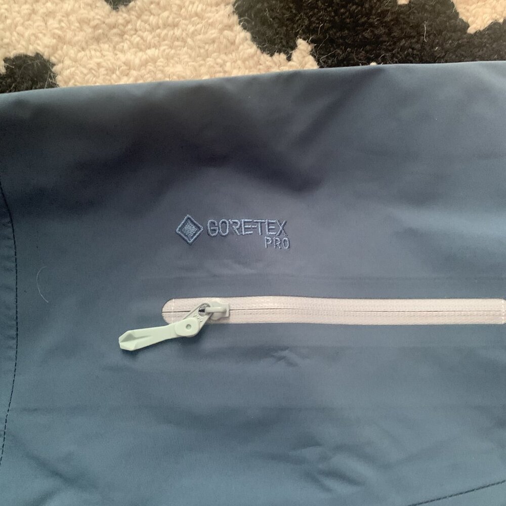 Arcteryx SV Jacket Men's Size Large - Picture 4 of 5